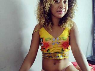 에로틱 한 영상 채팅 AnnahRise