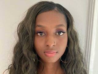 에로틱 한 영상 채팅 Anniebenz