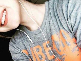 에로틱 한 영상 채팅 AnnieGold