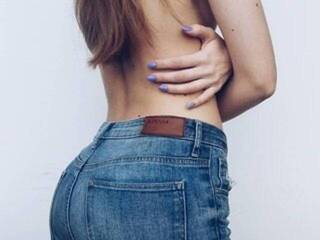 에로틱 한 영상 채팅 AnnushB