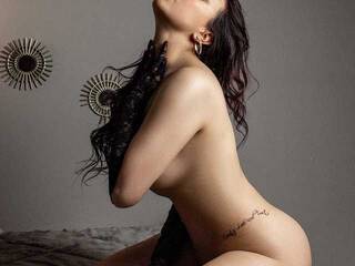 에로틱 한 영상 채팅 AntonellaBla