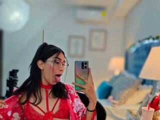 에로틱 한 영상 채팅 April-Sum