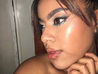 에로틱 한 영상 채팅 arianabedoya