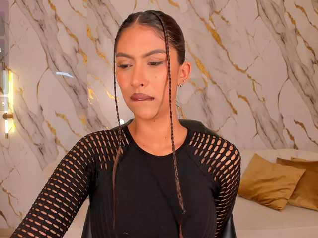 방송 스크린 샷 ArianaDumont