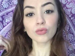 에로틱 한 영상 채팅 ArianaGG