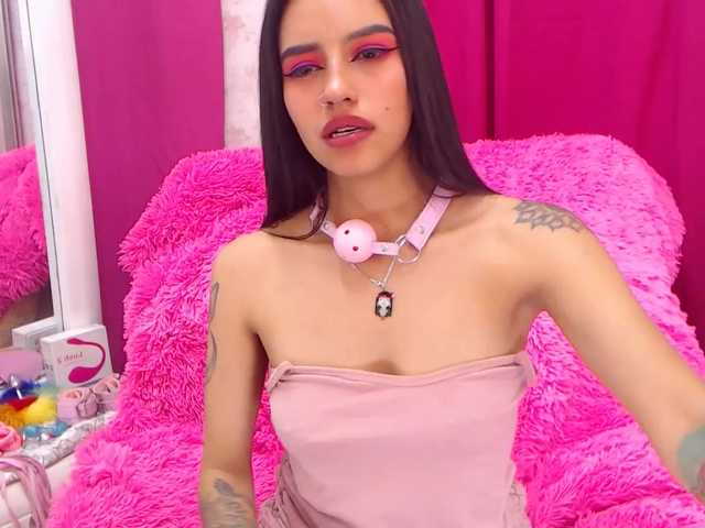 사진 ArianaMoreno ♥ Just because today is Friday, I will give you the control of my lush for 10 minutes for 200 tokens ♥ ♥ Just because today is Friday, I will give you the control of my lush for 10 minutes for 200 tokens ♥