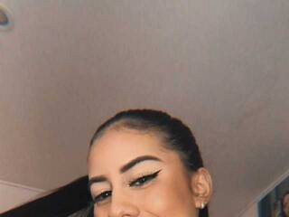 에로틱 한 영상 채팅 AriWeet