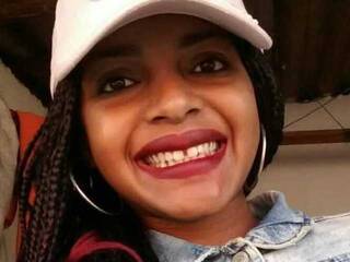 에로틱 한 영상 채팅 Ashley-Ebony