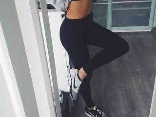 에로틱 한 영상 채팅 AshleyOhAqua