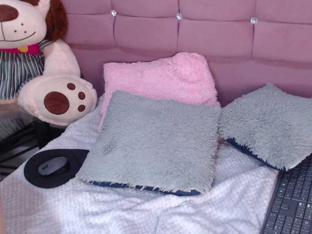 방송 스크린 샷 AstridJones