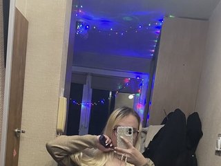 에로틱 한 영상 채팅 AvaDollz