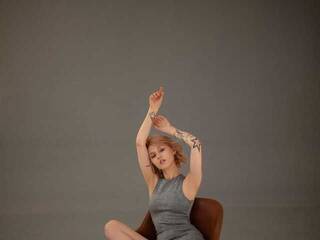 에로틱 한 영상 채팅 Aylathemoon