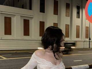 에로틱 한 영상 채팅 Baby-sexytits