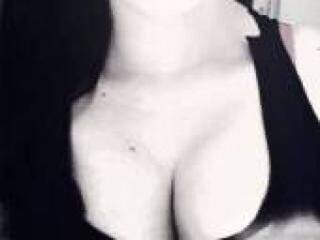 에로틱 한 영상 채팅 bblusciouss