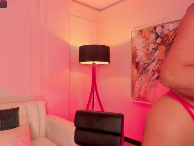 방송 스크린 샷 BeccaRoberts