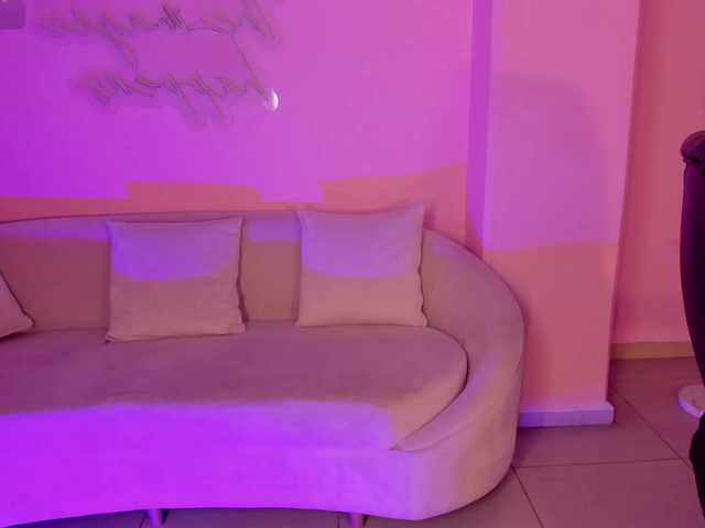 방송 스크린 샷 BeccaRoberts