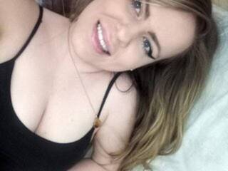 에로틱 한 영상 채팅 Bell19