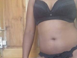 에로틱 한 영상 채팅 Bhumii