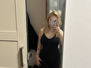 에로틱 한 영상 채팅 Biankaa999