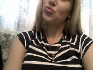 에로틱 한 영상 채팅 blondddina7
