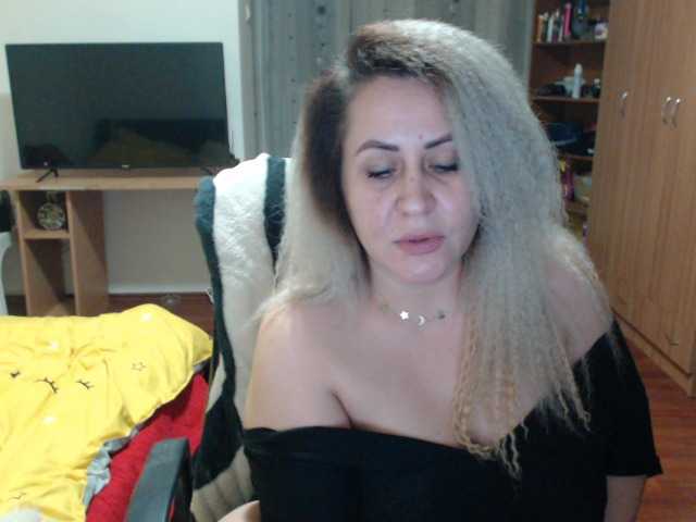 사진 BlondeElla 1000 tokens who want me and love me