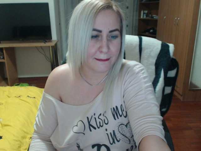 사진 BlondeElla 1000 tokens who want me and love me