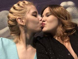 에로틱 한 영상 채팅 BlondiPolli