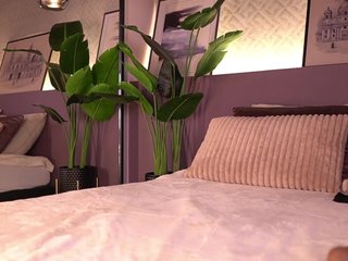 에로틱 한 영상 채팅 IzzyWild