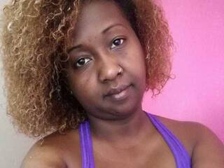 에로틱 한 영상 채팅 Bonivianah