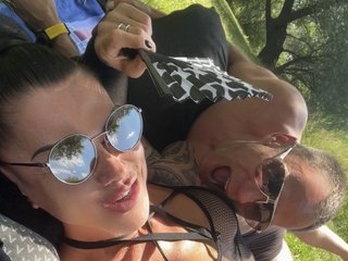 에로틱 한 영상 채팅 Casual_couple_in_love