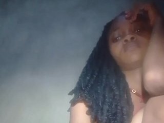 에로틱 한 영상 채팅 Brendah