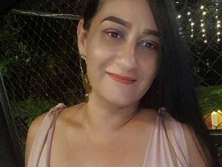 에로틱 한 영상 채팅 BrianaSter