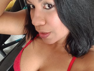 에로틱 한 영상 채팅 Brun3tt3