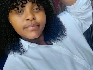 에로틱 한 영상 채팅 BubblyRouxyXXXxx