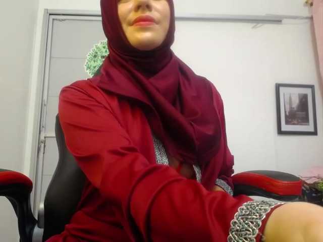 방송 스크린 샷 BushraBurhan