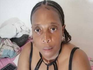 에로틱 한 영상 채팅 Bustylove27