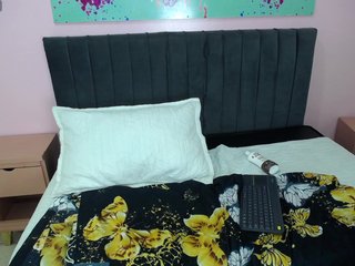 에로틱 한 영상 채팅 CamiilaReyes