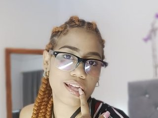 에로틱 한 영상 채팅 CamilaLee