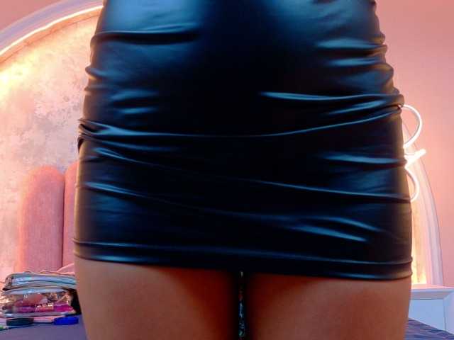 방송 스크린 샷 CamileJohnston