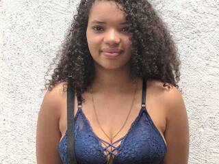 에로틱 한 영상 채팅 CamillWilliam