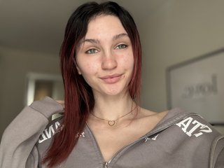 에로틱 한 영상 채팅 CarmelinaDesire