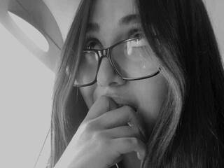 에로틱 한 영상 채팅 Caroline12