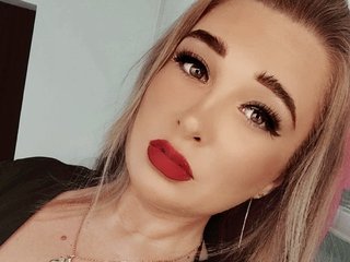 에로틱 한 영상 채팅 CarolineGrac1