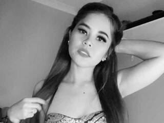 에로틱 한 영상 채팅 CassidyLulu1