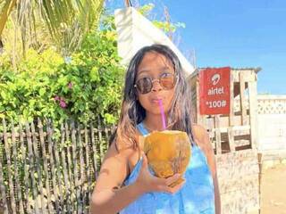 에로틱 한 영상 채팅 Cassyah