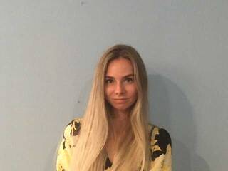 에로틱 한 영상 채팅 Casy-Blake