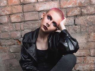 에로틱 한 영상 채팅 chainmailgirl