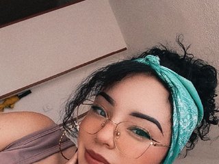 에로틱 한 영상 채팅 CharllotteEvanss