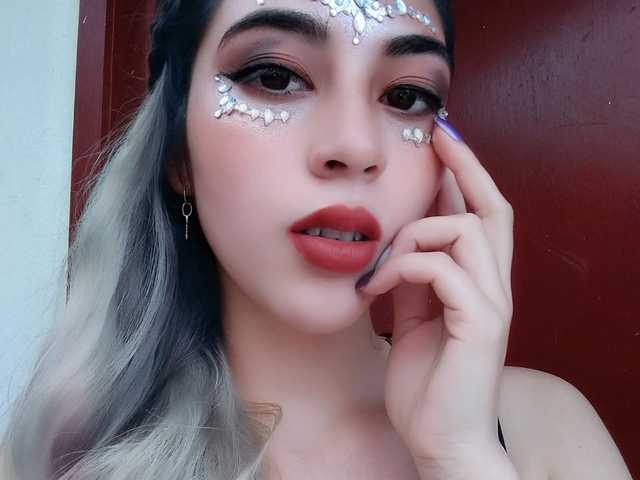 프로필 사진 Charlotte-mwc