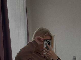 에로틱 한 영상 채팅 Charmulik